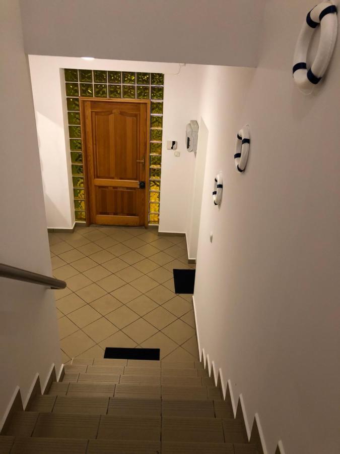 Dom Goscinny U Jacka Rewal Exteriör bild