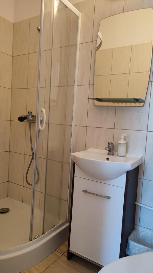 Dom Goscinny U Jacka Rewal Exteriör bild